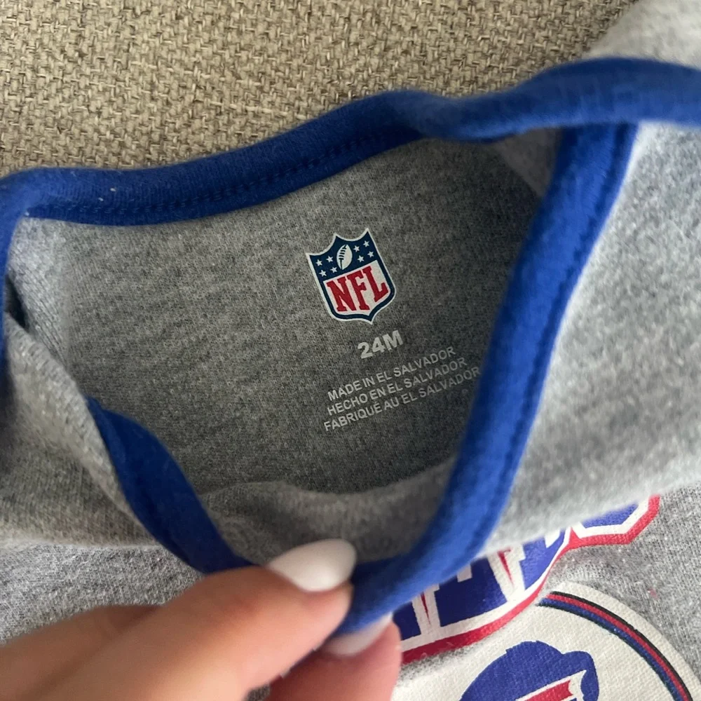 Buffalo Bills Onesie 24m - Picture 3 of 4
